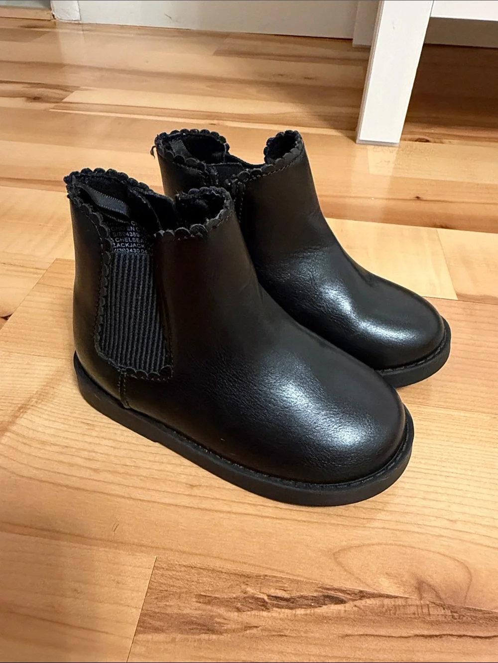 Old Navy Black Girls Chelsea Ankle Boots with Scalloped Trim